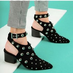 Qupid Square01 black studded sandal